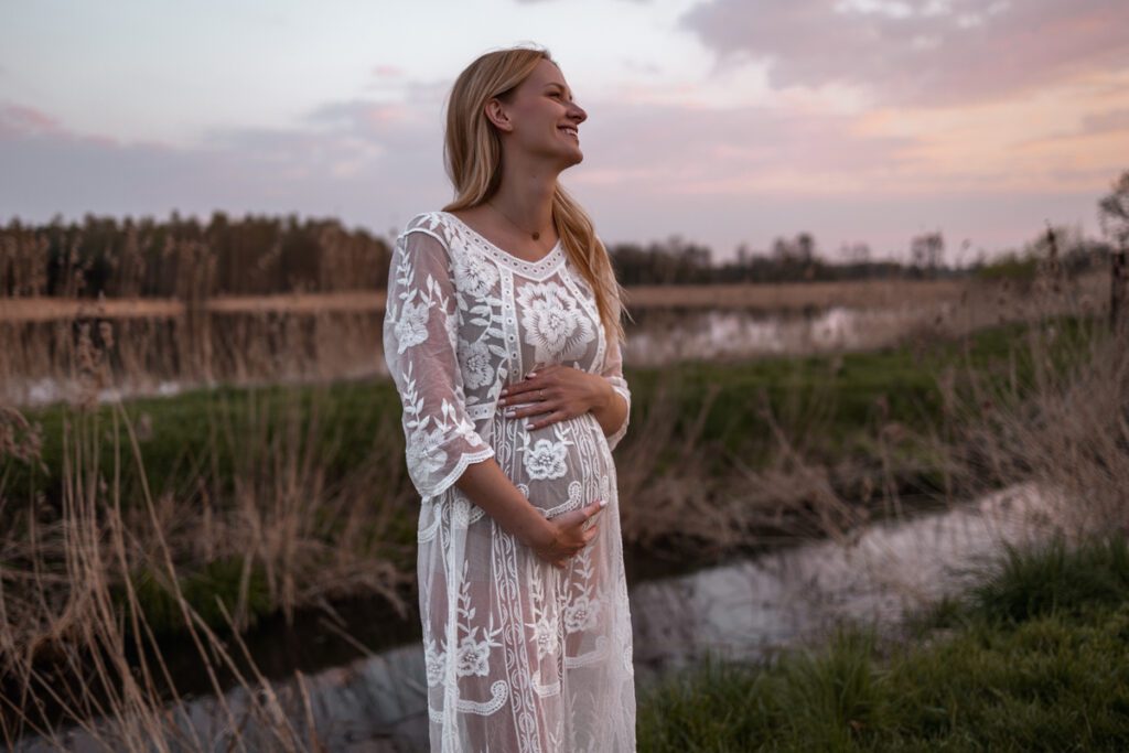 sesje ciążowe, przyszła mama, fotograf ciążowy, sesja ciążowa w plenerze