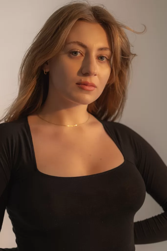 sesje kobiece warszawa, sesja kobieca w studiu, sesja zmysłowa, fotograf kobiecy