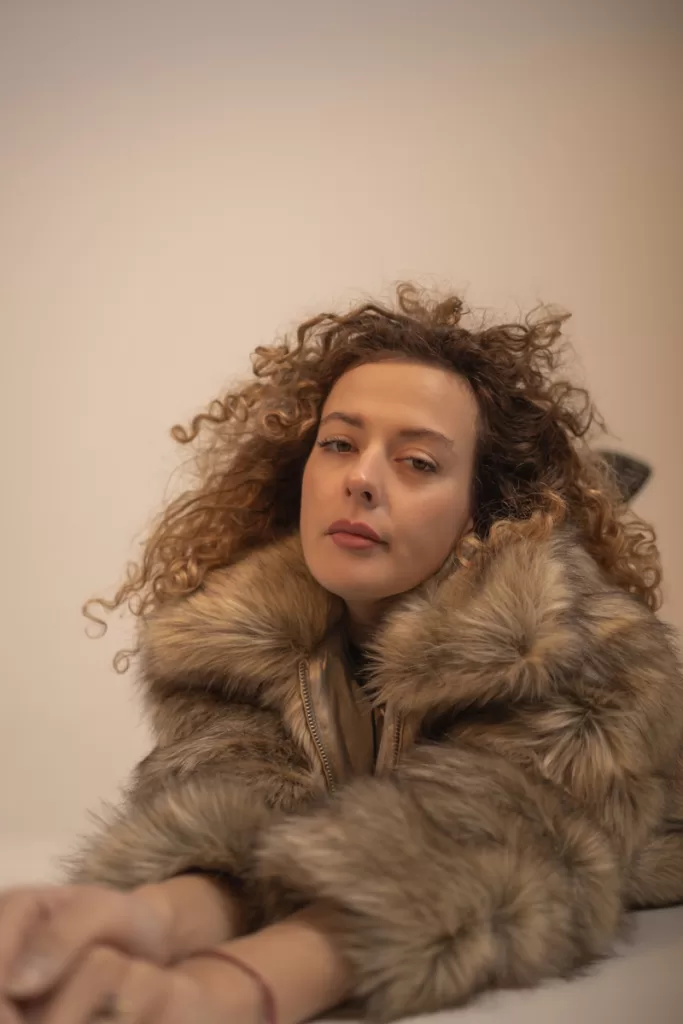 sesje kobiece warszawa, sesja kobieca w studiu